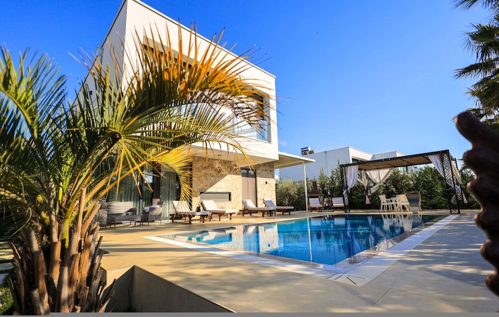 Sanpietro Vacation Villa 005