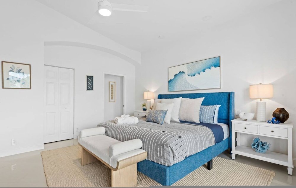 Waterfront Oasis Heated Pool Game Room Gym