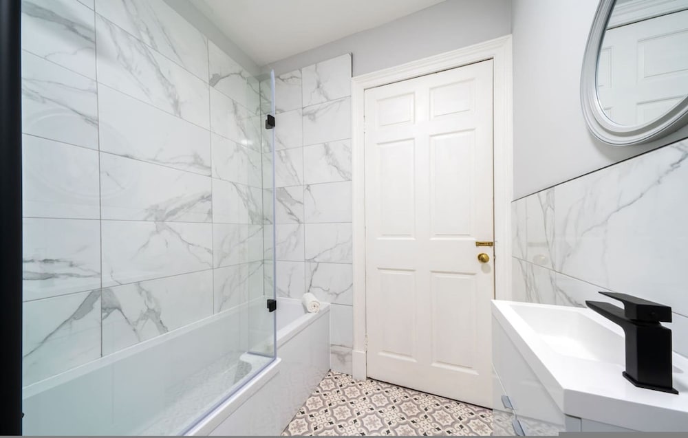 Lochside Apartment B