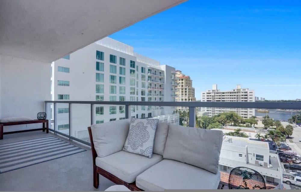 Boutique Luxury 2Br 2Ba Beach Intercostal View