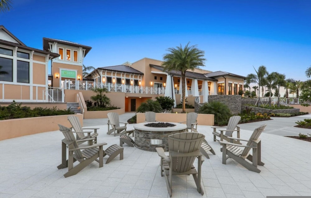 Solara Resort - Themed - Games Room - Pool Spa view 4