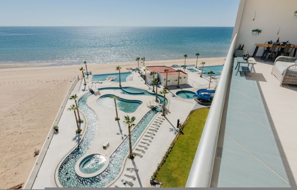 Ultimate Beach Escape 2-bedroom in Puerto Penasco