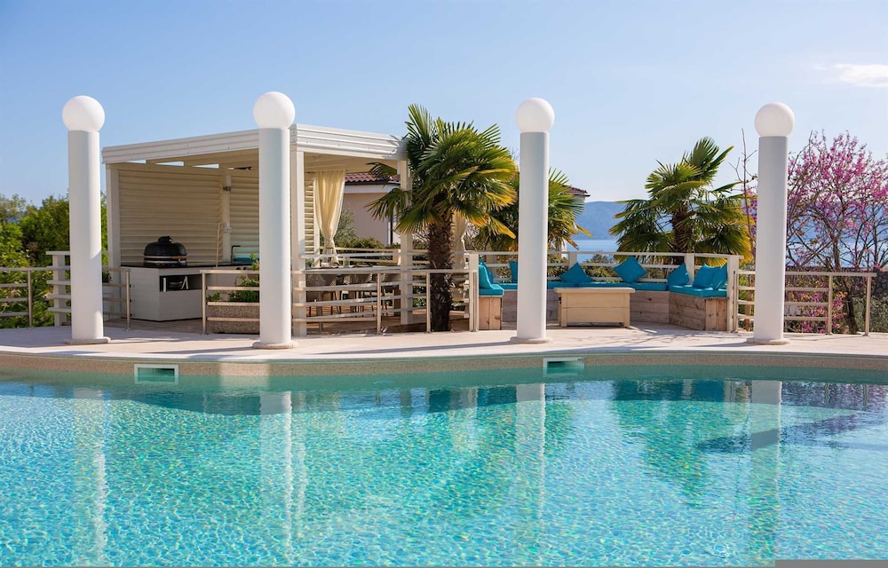 Villa Piano With sea View