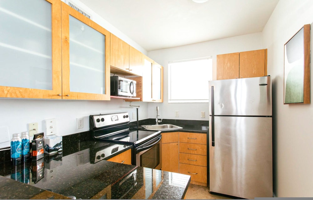 Spacious Apt in the Heart of South Beach