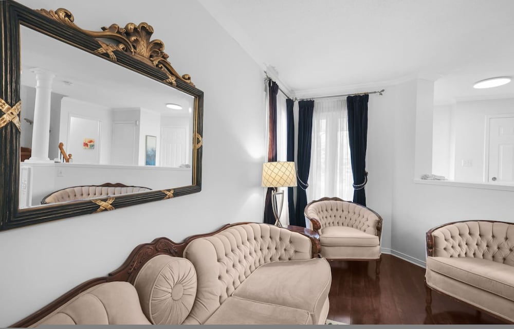 Newly Renovated 3BR in Whitby Family-friendly