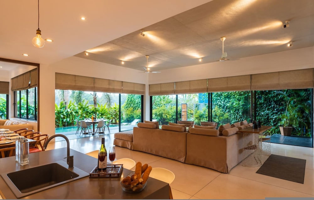 Puravida I -luxury 5bhk w Pvt Pool in Anjuna
