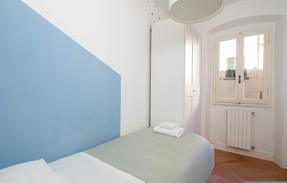 Modern 2BR Apartment in Historic Florence
