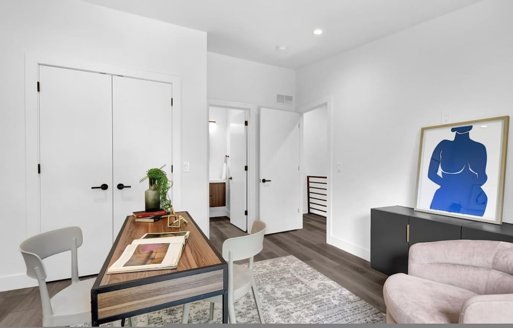 Stylish Getaway -columbus-3 Bedroom Masterpiece