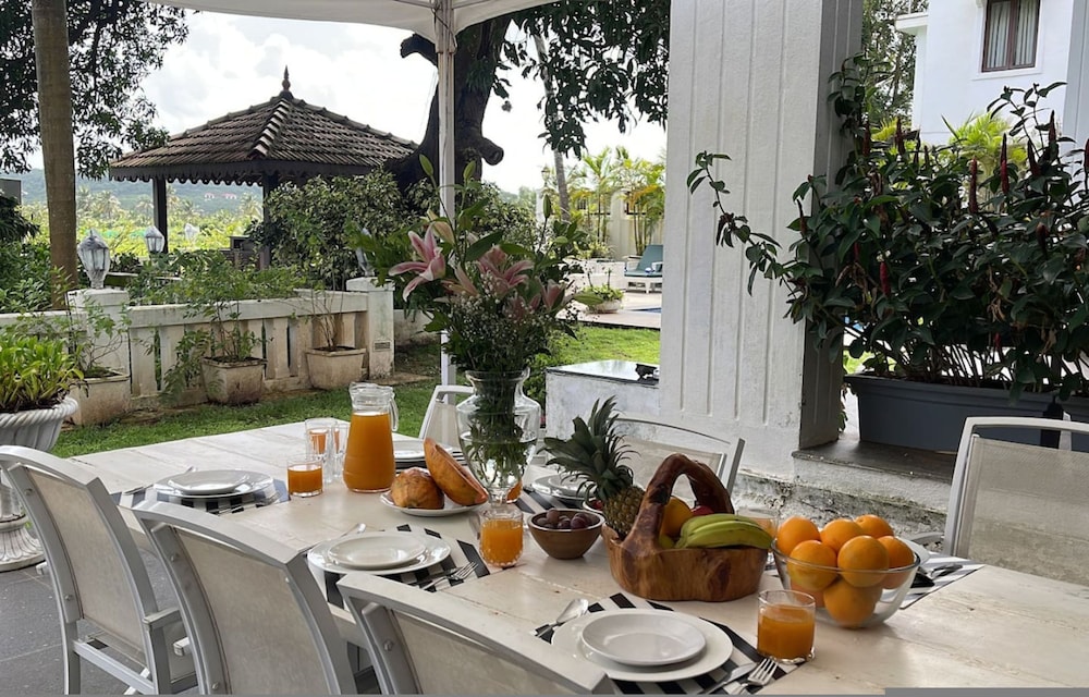 Villa One - Pvt Pool Outdoor Deck North Goa