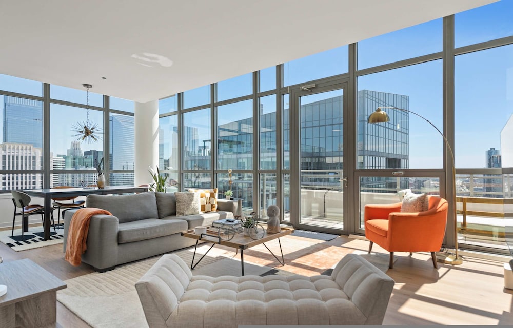 Group Stay 3 Penthouses in the Same Building