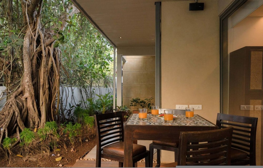 Aster by Hireavilla - 3BR w Private Pool in Parra
