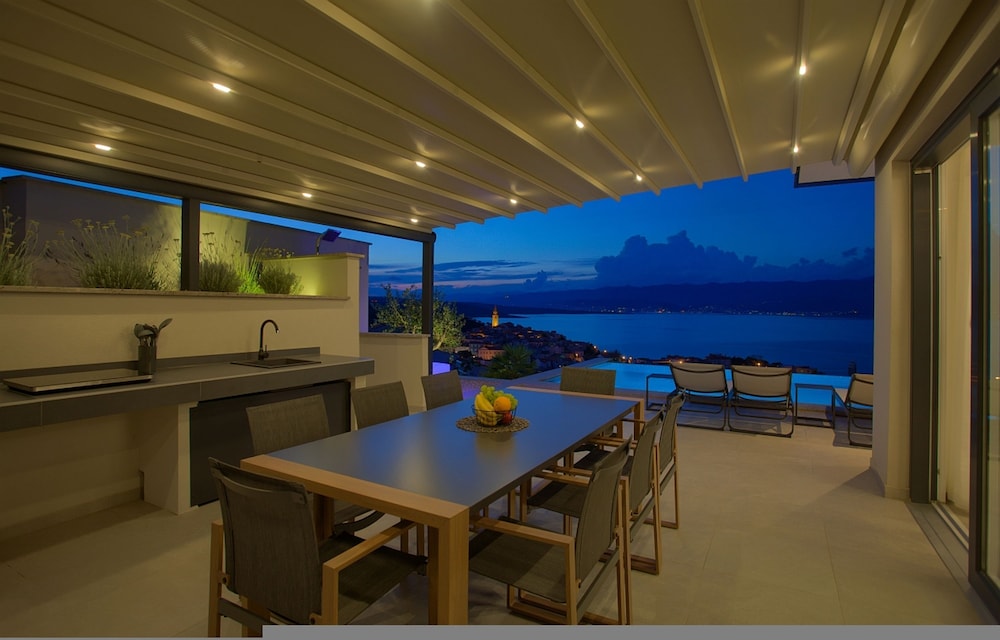 Villa Majestic With Sauna and Beautiful Views