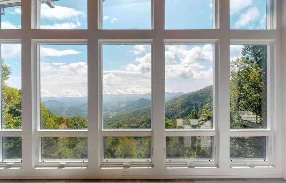 Sky-high Mountain Luxury w Jaw Dropping Views