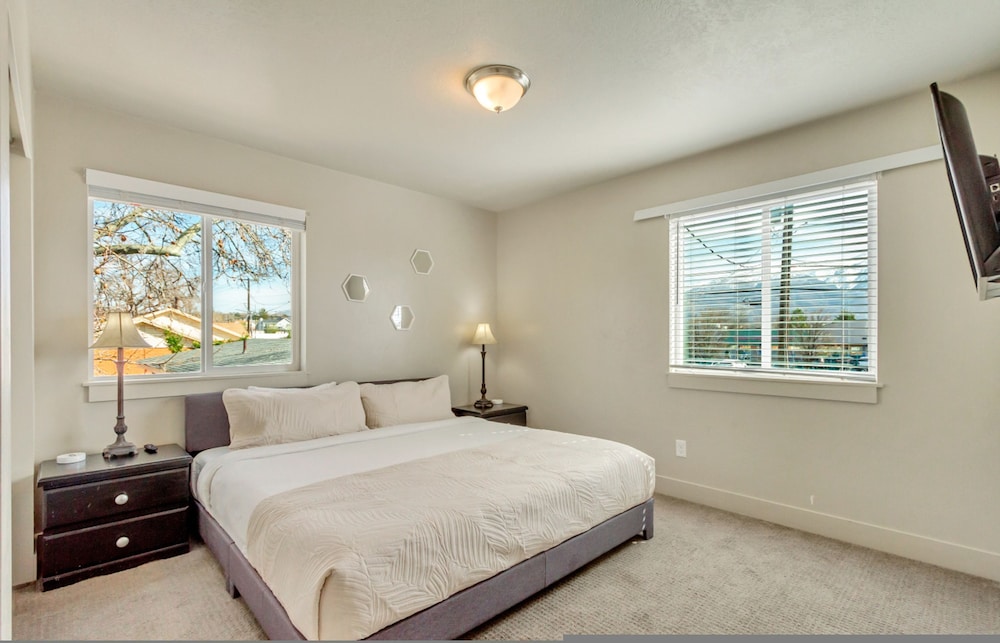 3 Bed 2 Bath King Beds With Smoker Grill