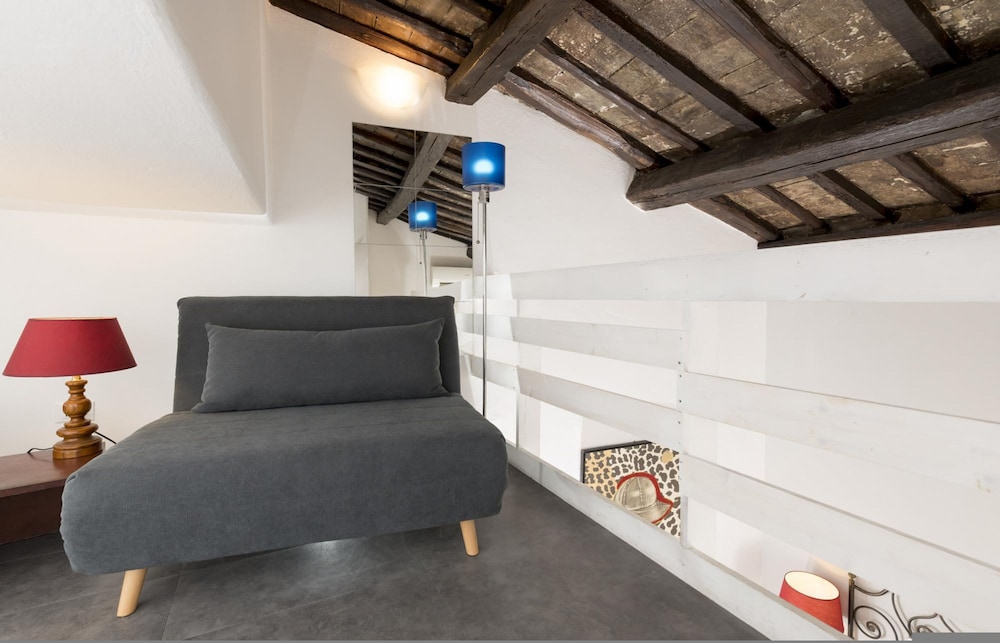 Caterina in Roma With 1 Bedrooms and 1 Bathrooms