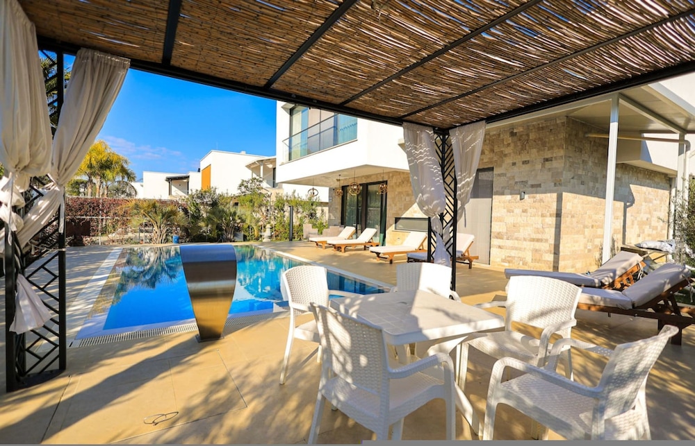 Sanpietro Vacation Villa 005