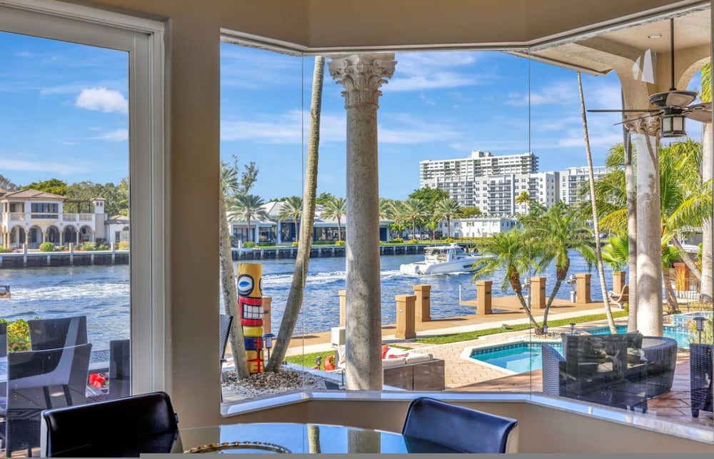 Serenity Villa Water Front
