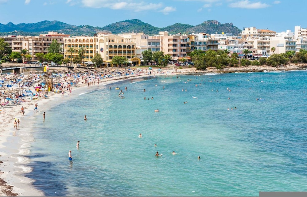 Can Pedro Ros in S Illot-cala Morlanda view 5