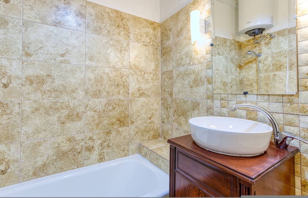 Lilly the Traditional Maltese Townhouse in Sliema