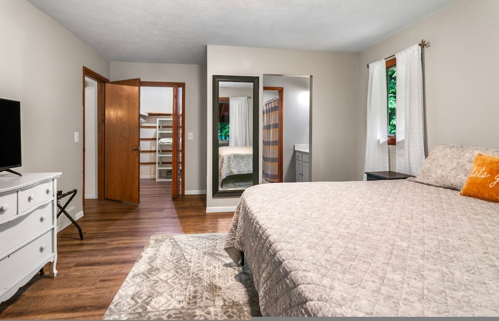 Lakeside Getaway pet Friendly