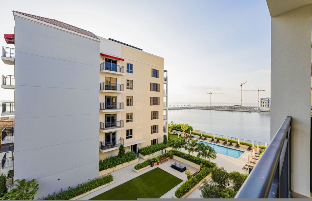 Luxury Lifestyle at La Sir ne Port de la Mer Jumeirah 1 1 Bed Sleeps 4