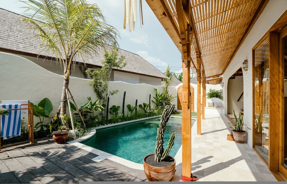 Villa Canggutopia 2 by Alfred in Bali - Romantic 1BD Villa Canggu Near the Beach