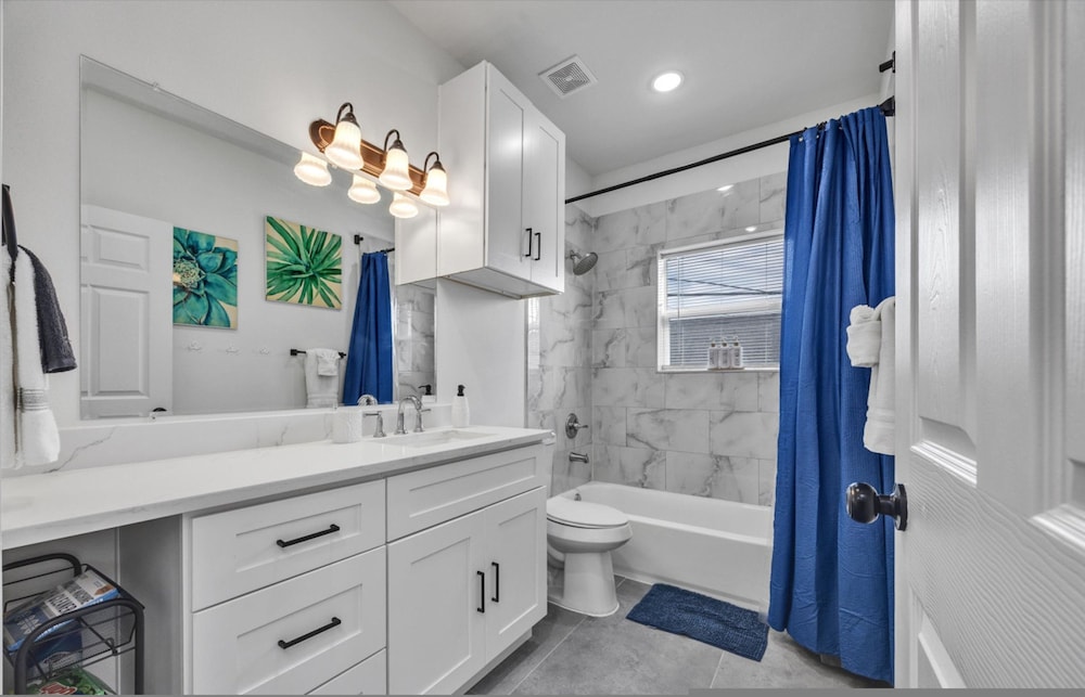 Newly Remodeled Home Minutes From Cruise Terminal