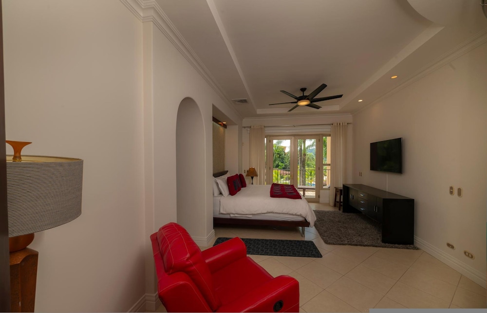 Bella Vista 3C - 3 bdr 3 1 2 Bath Ocean View