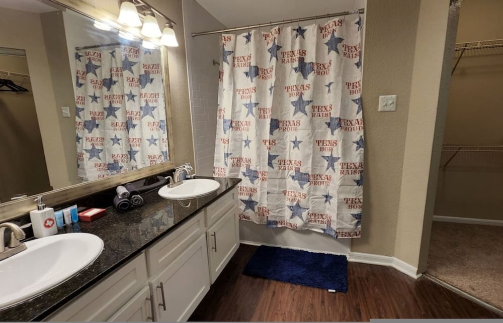 Medical Center 2BR With Resort Amenities