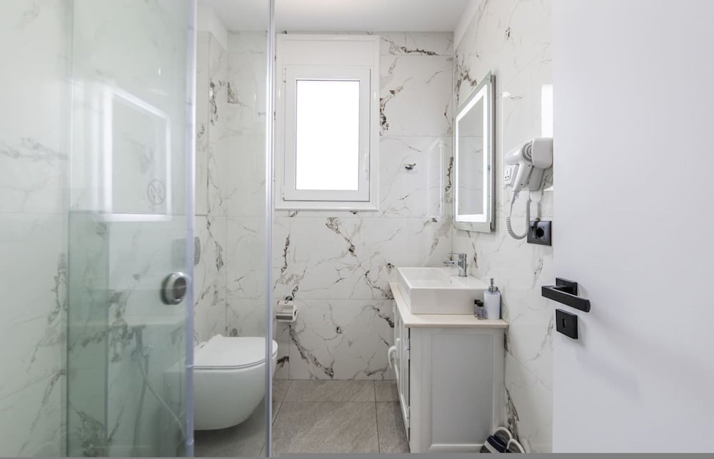 Bliss Double Room in Gjirokast r photo 3