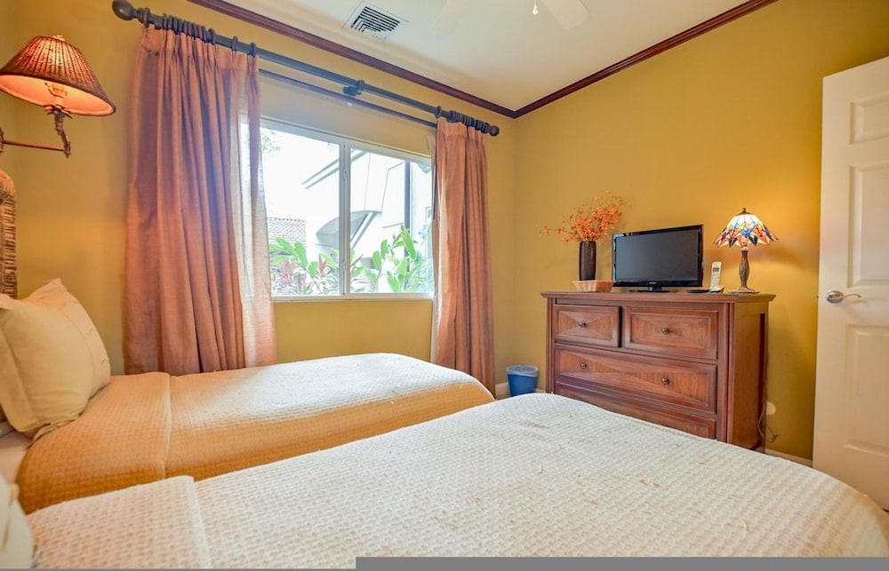 CR Luxury Del Mar 4Q 2 Bdrm