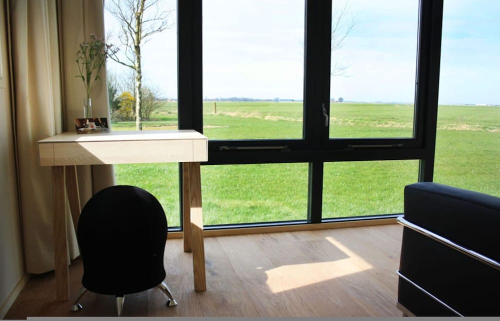 Leien Tiny House Cabin