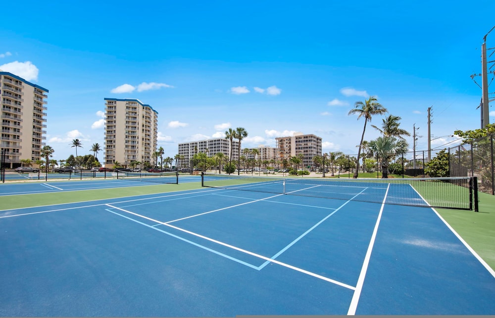 Estero Beach Tennis 1004c Direct Gulf Water Views