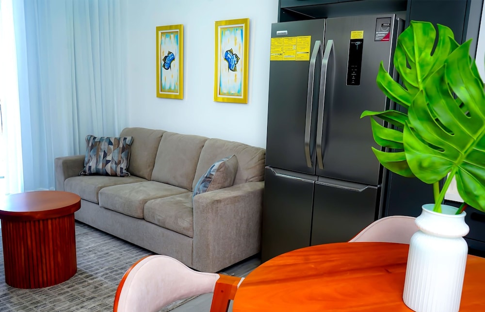 The Towers G406 NOK Fantastic 2BR Apartment by Vistacana Rentals
