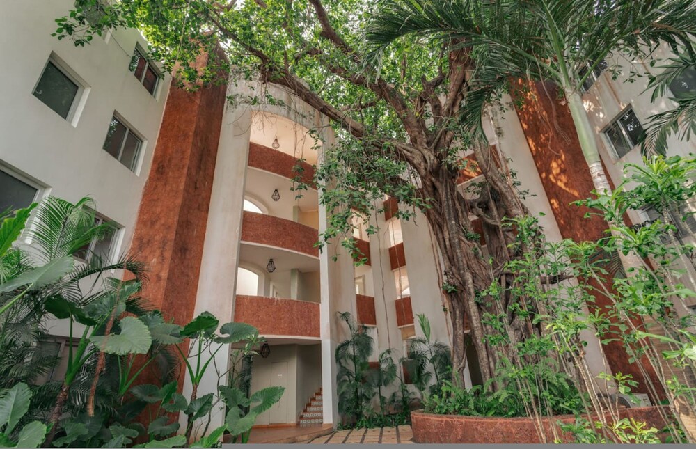 El Arbol by Hireavilla - 2BR w Rooftop Pool Nerul