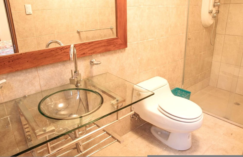 Luxury Casa Guayllabamba - BBQ Jacuzzi Gym Piscina