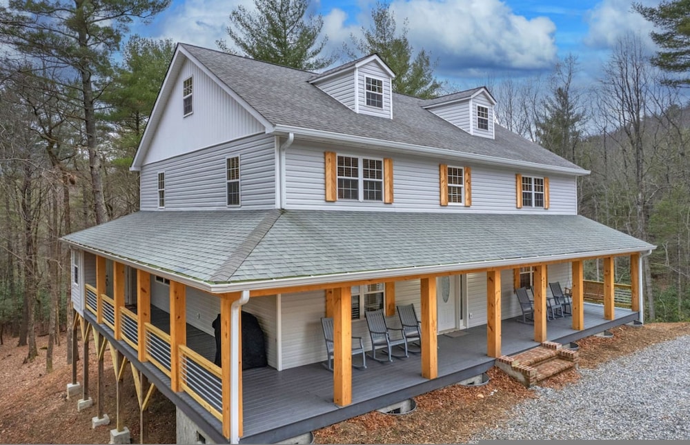 Crider Creek Manor in Watauga County