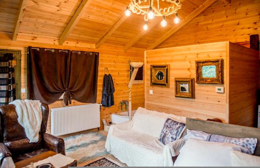 Kedra Village Cozy Chalet - Mountain Getaway