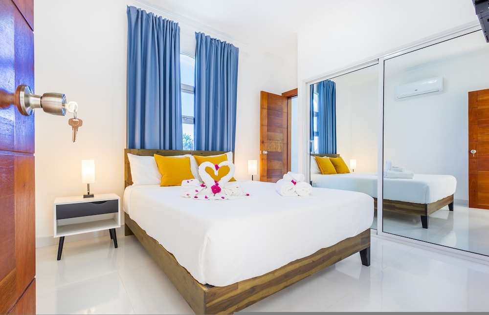 New Modern 2-lvl Punta Cana Villa in Gated Community With Private Pool Rooftop Jacuzzi
