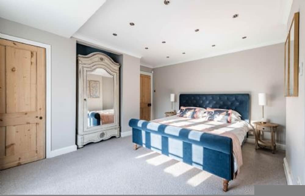 Host Stay Bressingham Lodge view 5