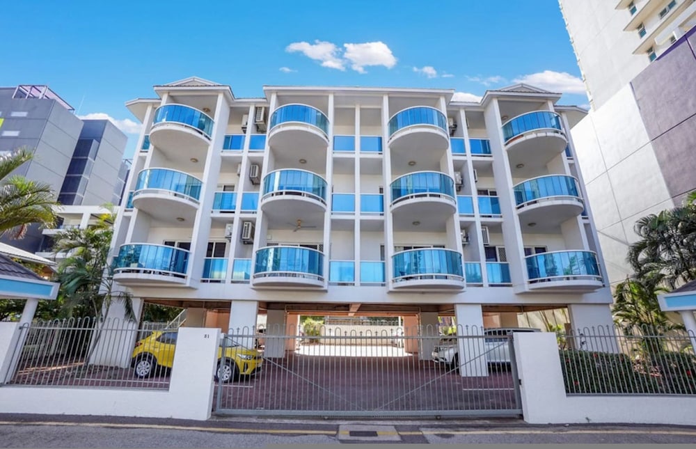 Zen Oceanscape Balcony - Parking