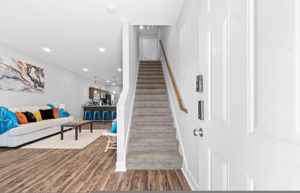 Sapphire Oasis A Luxurious Townhouse Retreat Near Nashville Ft Campbell