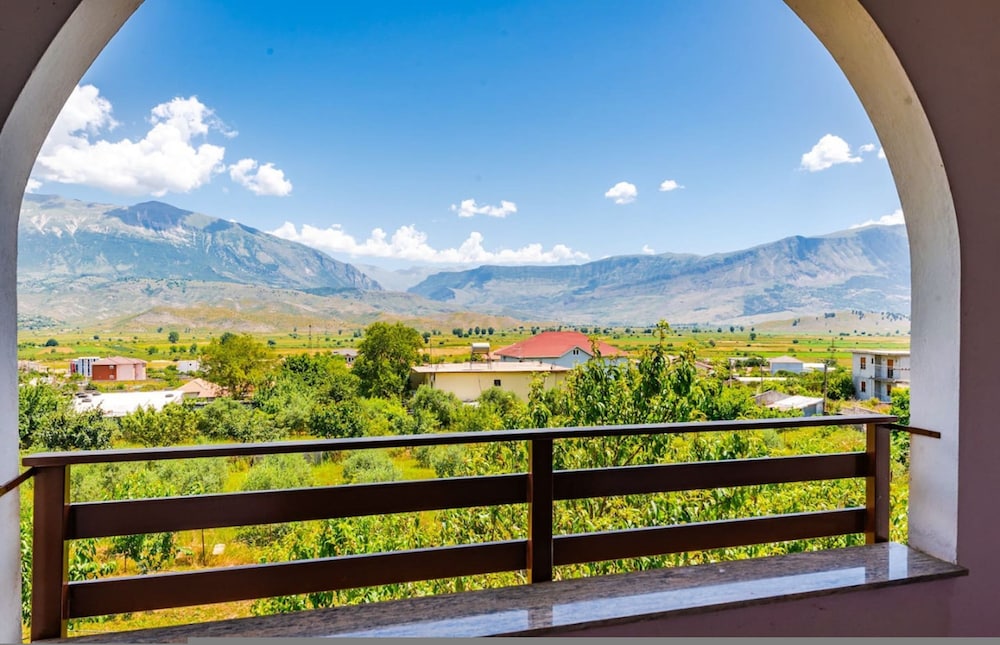 Charming Townhouse With Stunning Views