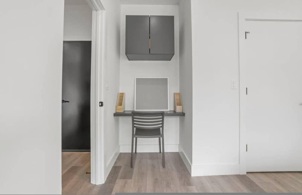 Work Of Art -3 Bedroom Elegant Townhome-columbus