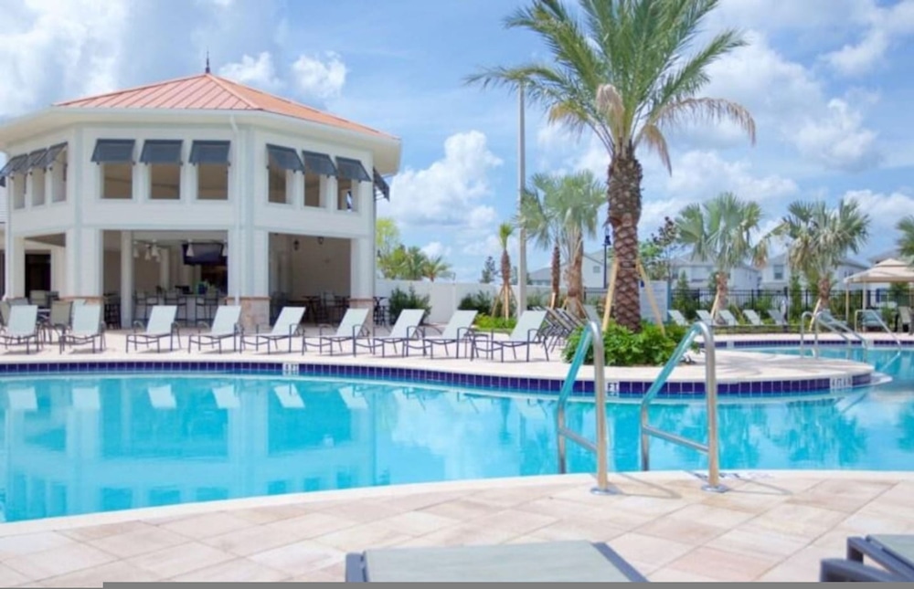 Just 5 Miles to Disney - Pool - Lake Views