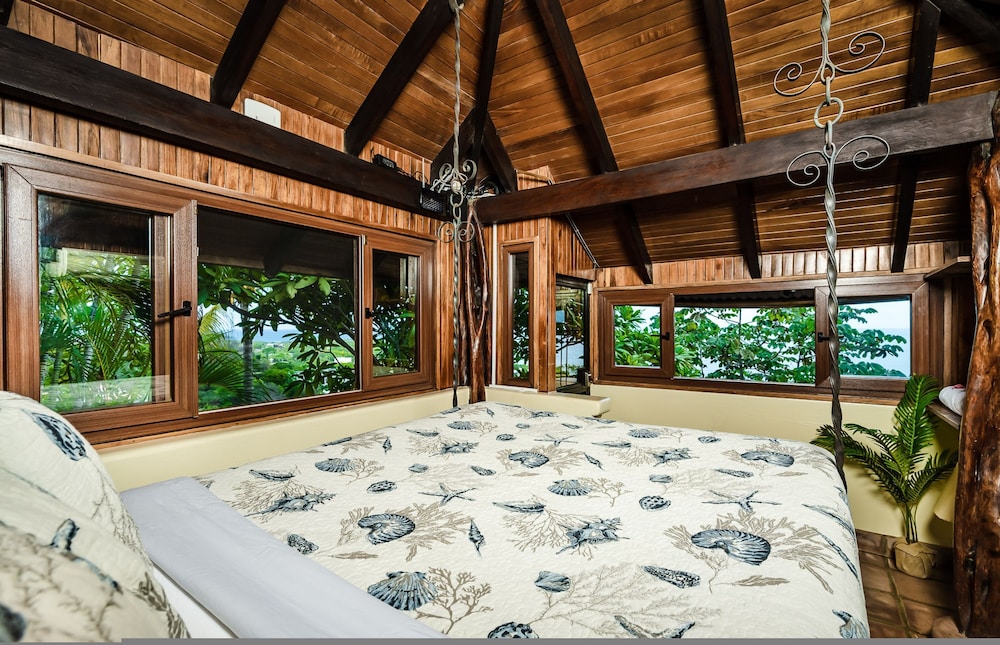 Luxury Villa Hot Tub Ocean Views Fully Staffed
