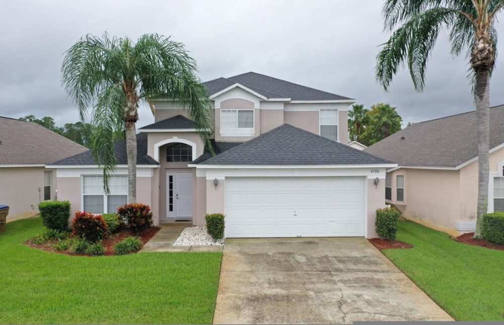 William s Lake Berkley Resort Vacation Home - Image 1