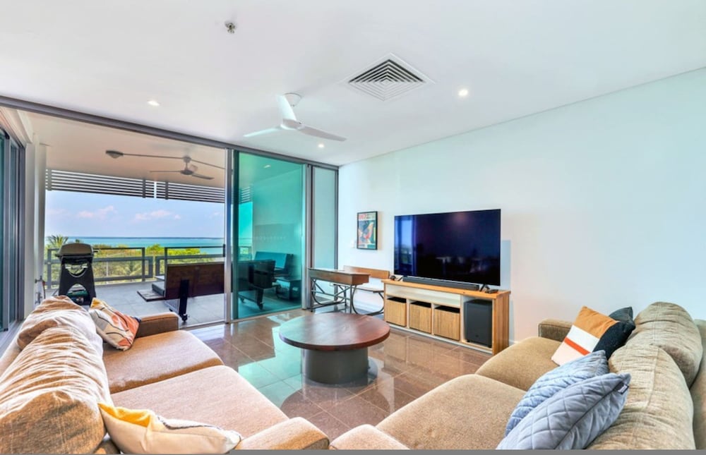 Waterfront Paradise Corporate Long Stay Retreat