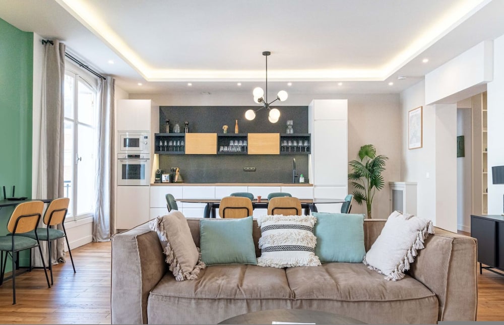Lavie Maison the Spacious
