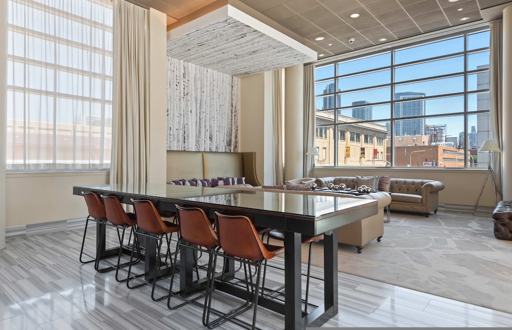 West Loop Group Retreat 2 Penthouses Balconies